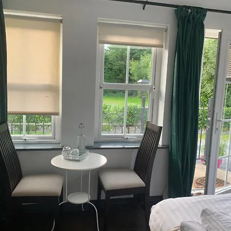 Isserkelly House Lodge *